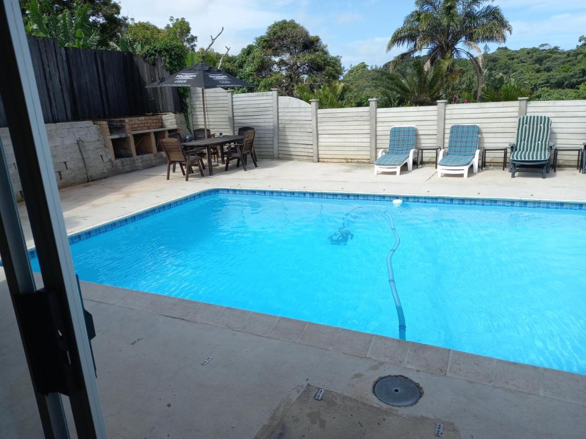 Poolside Guest House Port Shepstone Kültér fotó